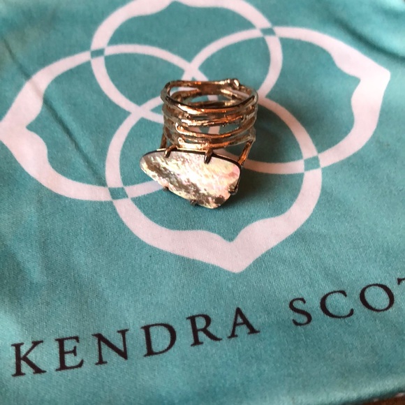 Kendra Scott Jewelry - 🛍SALE!! Kendra Scott rose gold stone ring!!